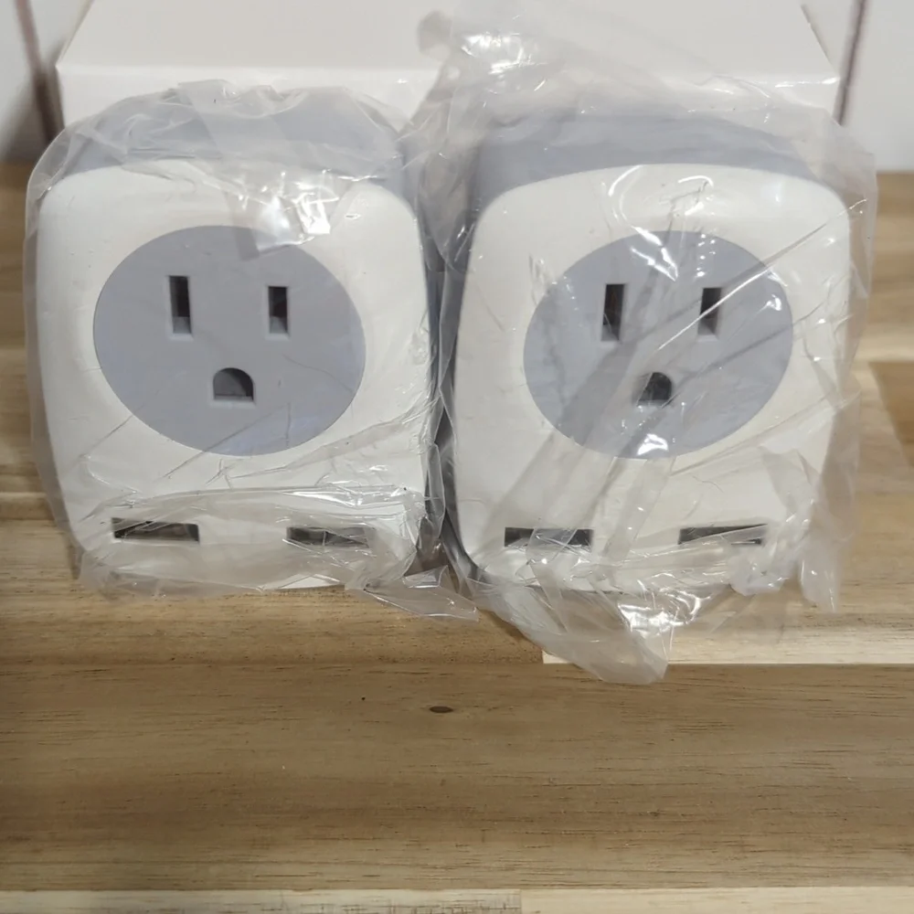 2 Pack European Travel Adapter Plug With USB White - Picture 2 of 3